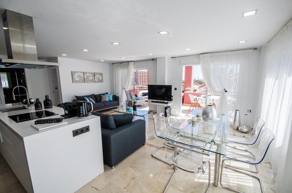 Апартаменты Gorgeous 170 Sq.M. Penthouse With Sea View Terraces Бенальмадена Экстерьер фото